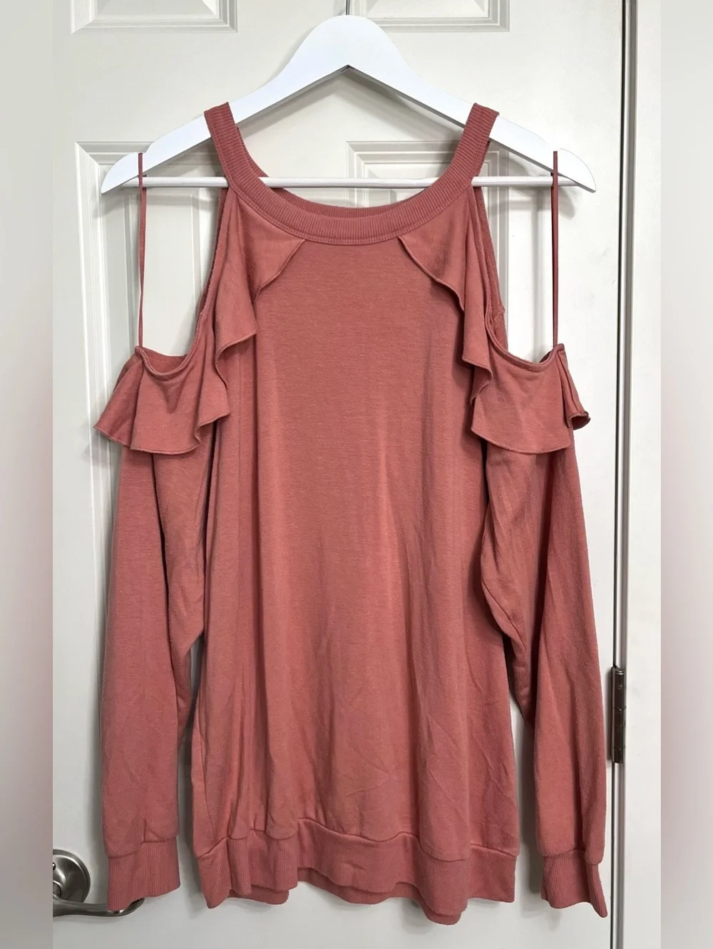 Express One Eleven Open Shoulder Long Sleeve